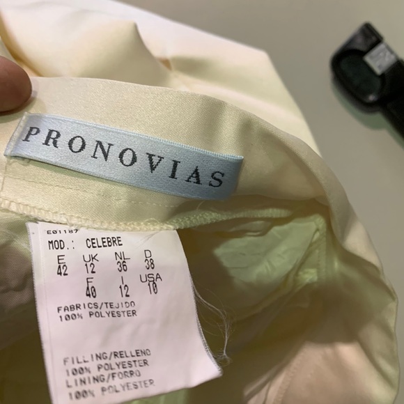 Wedding dresses 70-90% off - Picture 5 of 5